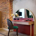 Golden Queen Deluxe Jacuzzi - Old Town Aparthotel 4*