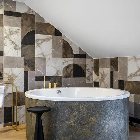 Apartahotel Golden Queen Deluxe Jacuzzi - Old Town