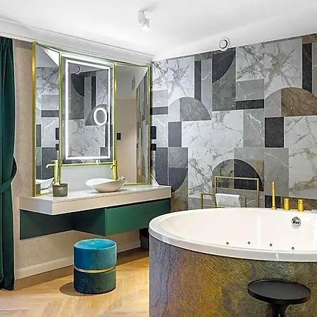 Aparthotel Golden Queen Deluxe Jacuzzi - Old Town