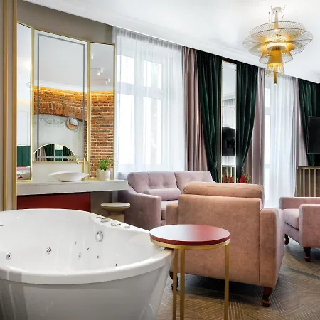 Golden Queen Deluxe Jacuzzi - Old Town Kraków