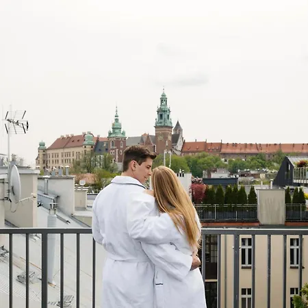 Golden Queen Deluxe Jacuzzi - Old Town 4*